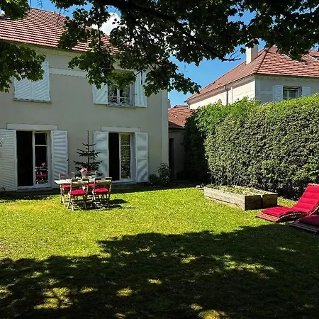 Maison Familiale 5 Min De Et De Val D'europe Holiday home *