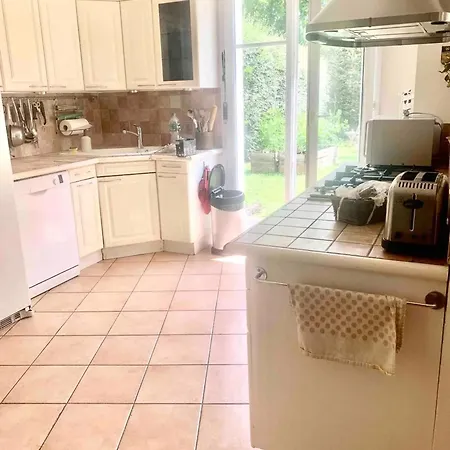 Maison Familiale 5 Min De Et De Val D'europe Holiday home *
